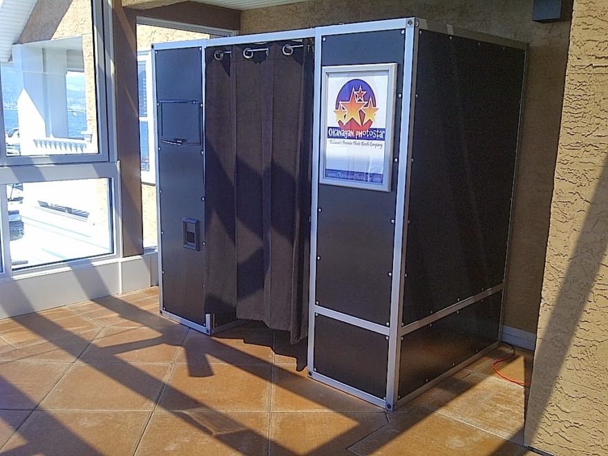 Hard Shell Enclosed Photo Booth - Okanagan Photostar®okanagan Photostar®